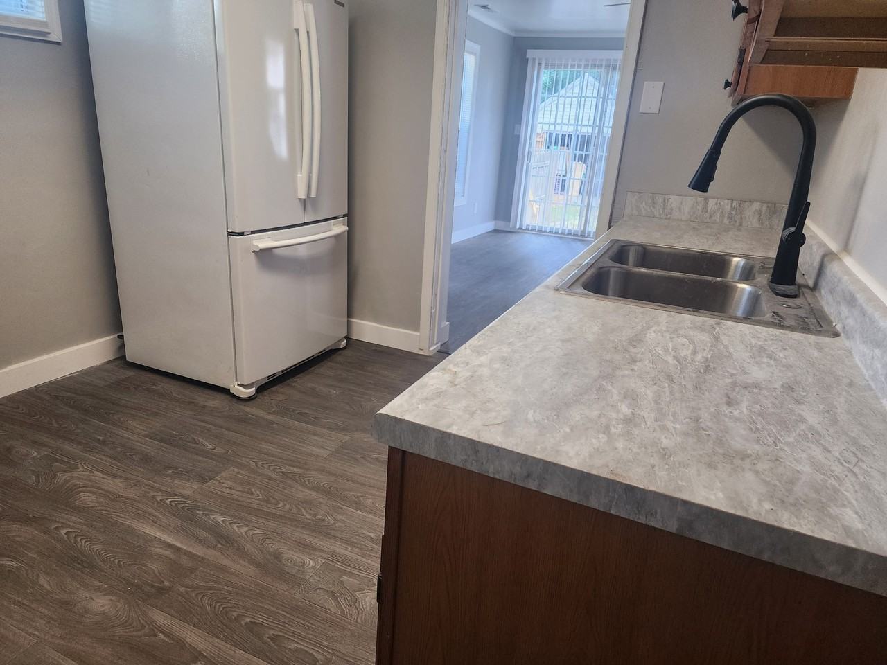 136 Banneker Dr - Photo 5 of 15