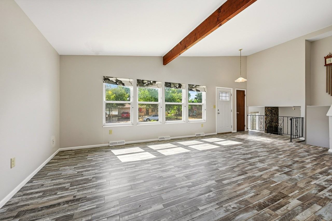 9547 W Kentucky Dr - Photo 4 of 31
