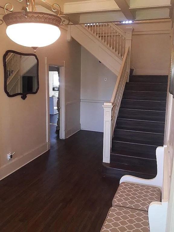 1438 W 28th St - Photo 5 of 19