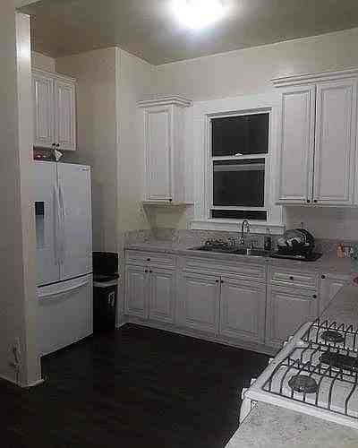 1438 W 28th St - Photo 6 of 14