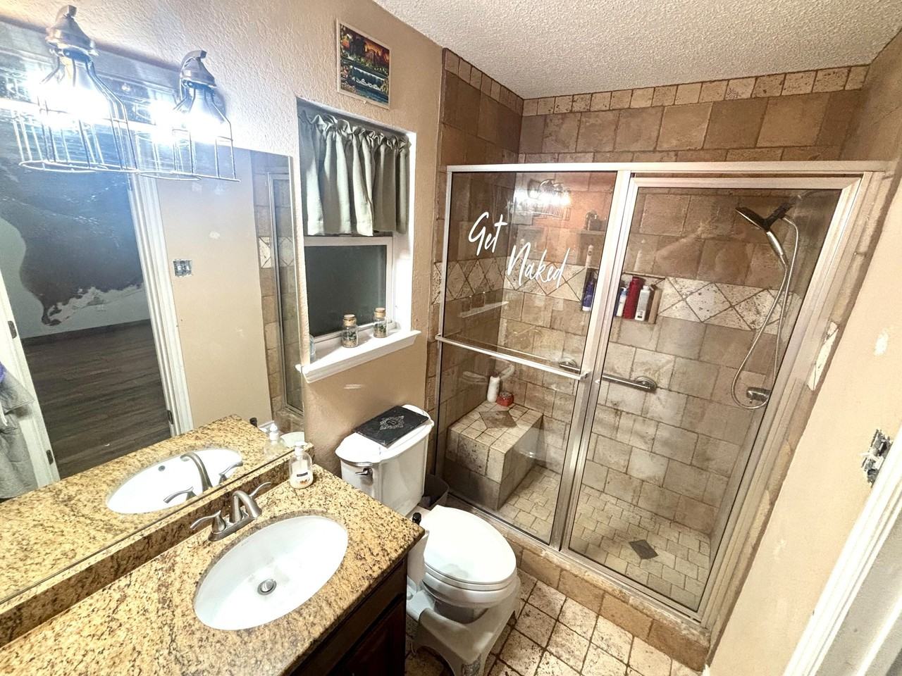 421 Arnold Ave - Photo 5 of 7