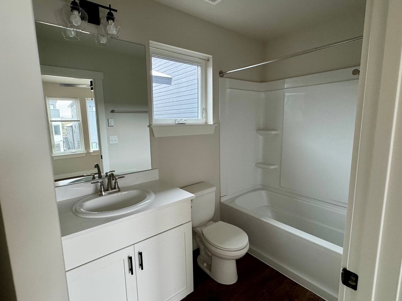 597 N Railroad St #A - Photo 5 of 9
