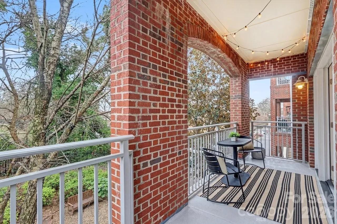 1829 Kenilworth Ave #206B - Photo 3 of 20