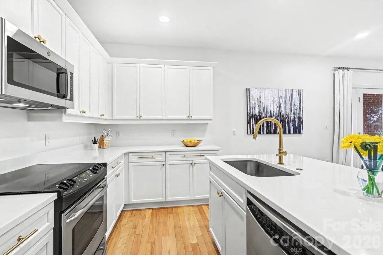 1829 Kenilworth Ave #206B - Photo 6 of 20