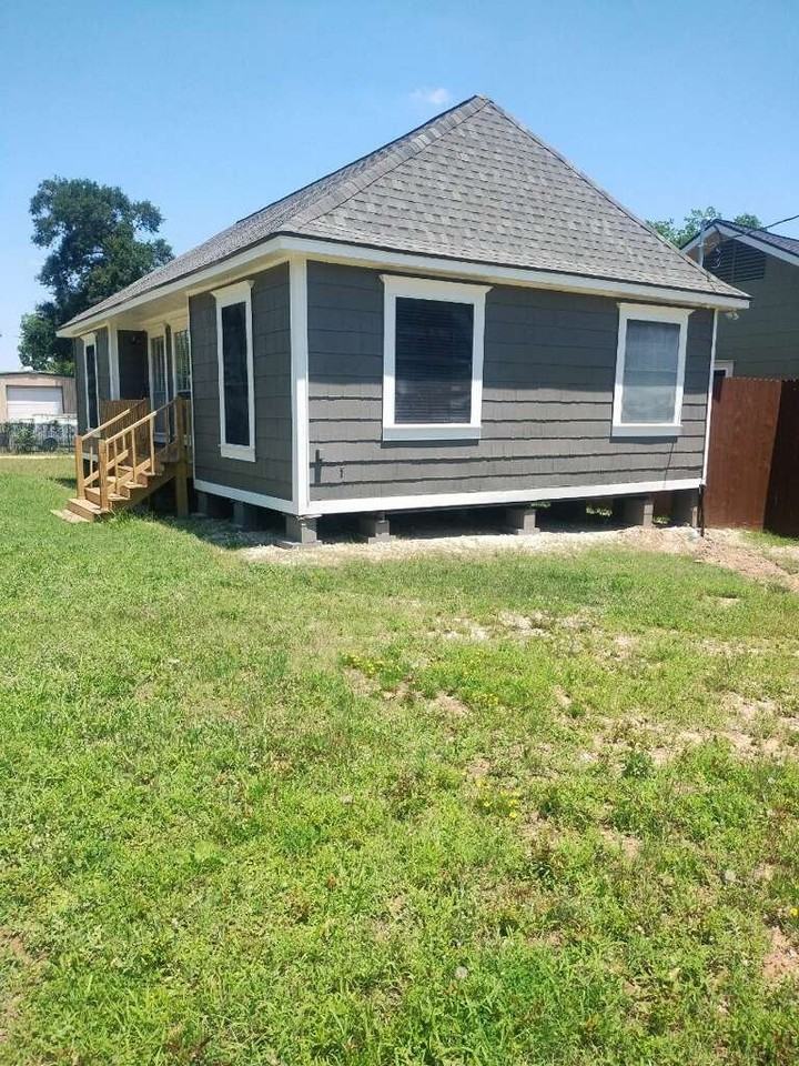 511 N 3rd St - Photo 2 of 12