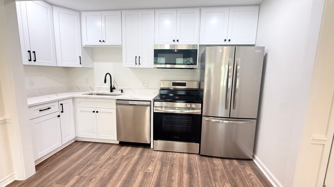 511 N 3rd St - Photo 4 of 12