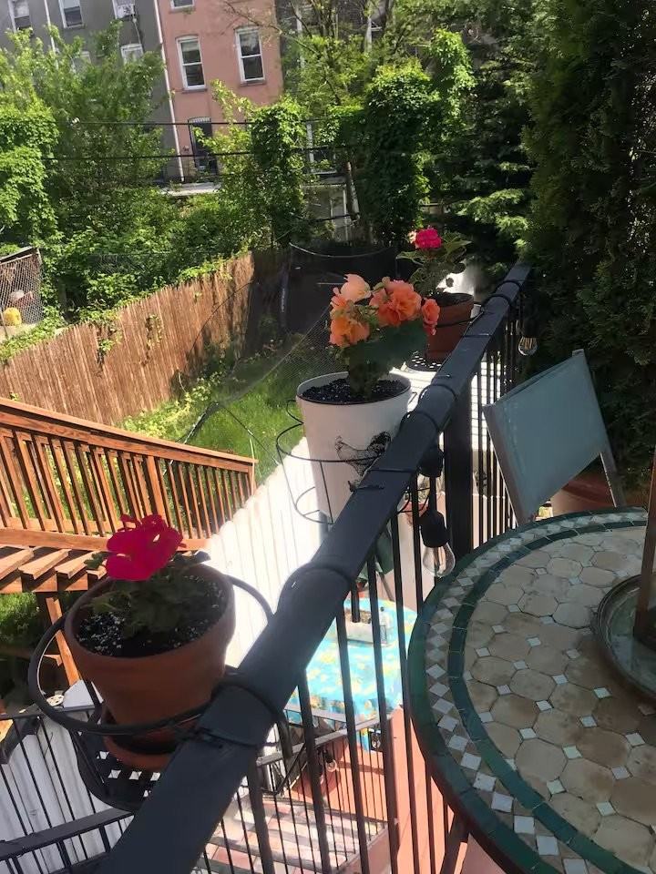 588 Halsey St #2 - Photo 7 of 18