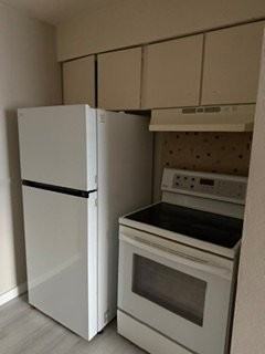 4654 Morganford Rd #102 - Photo 7 of 9