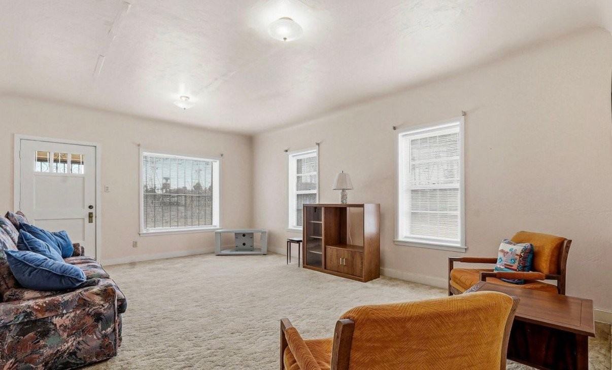 141 N Davis Dr #MAIN - Photo 2 of 6
