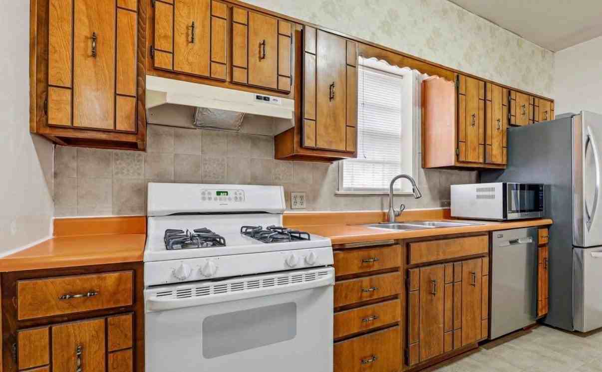 141 N Davis Dr #MAIN - Photo 5 of 6