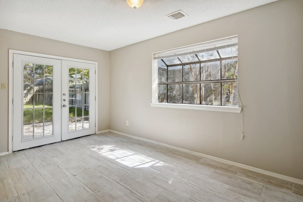 9414 Crystal Cove Cir - Photo 2 of 13