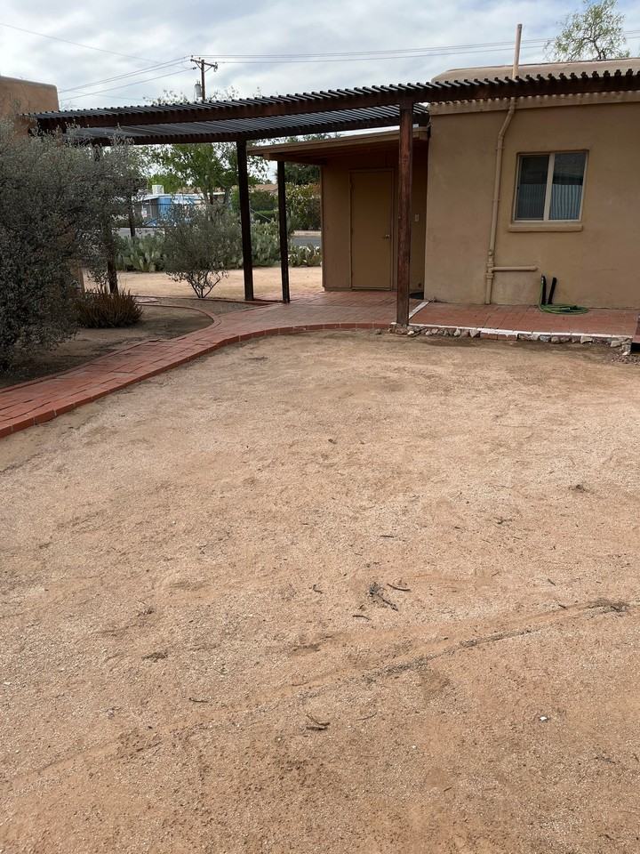 2037 N Santa Rosa Ave - Photo 7 of 20