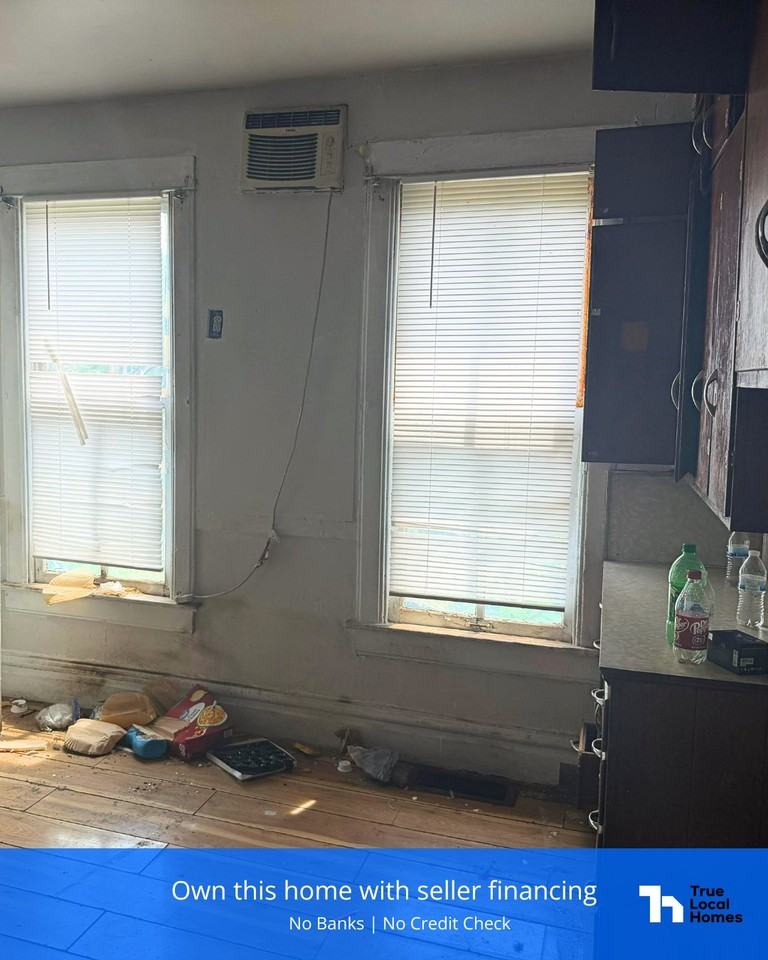 1714 S Livingston St - Photo 3 of 5