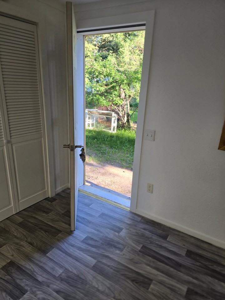 941 N 4th St - Photo 5 of 10
