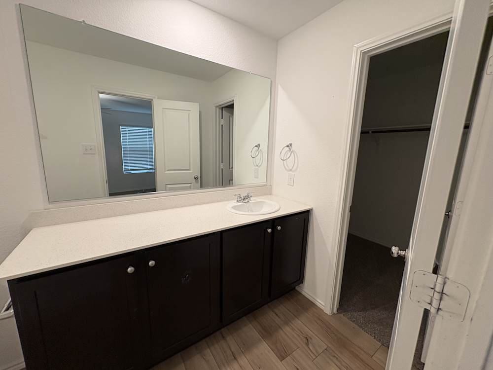 1338 Mosely Cir - Photo 6 of 7