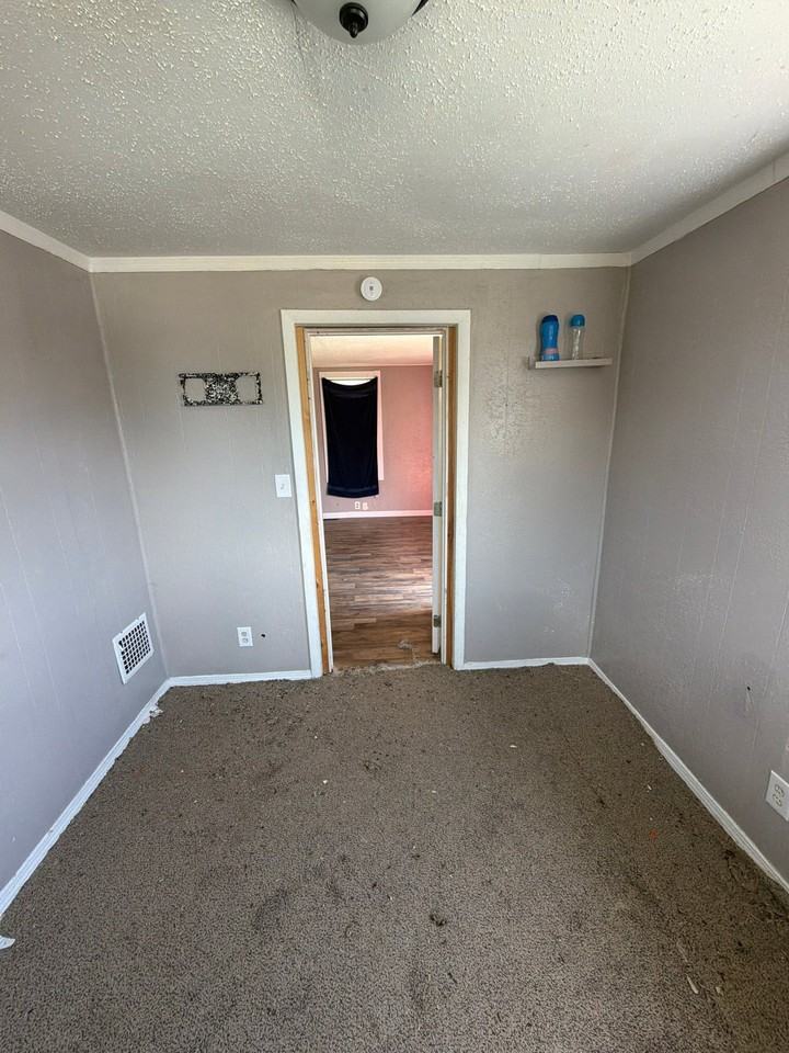329 Park Ln - Photo 5 of 16