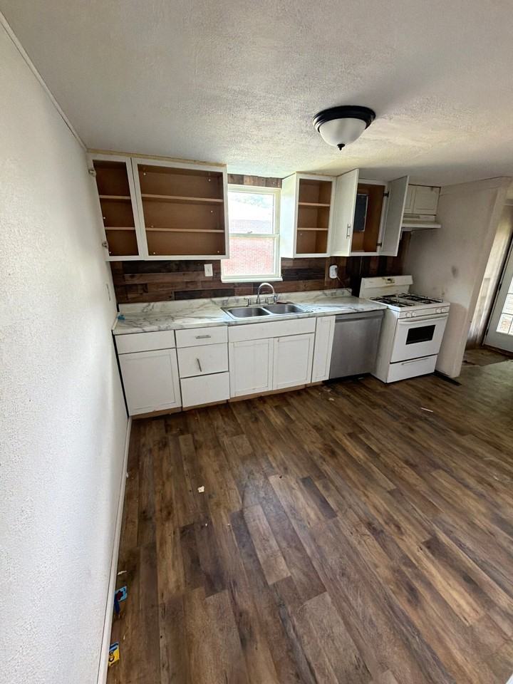 329 Park Ln - Photo 6 of 16