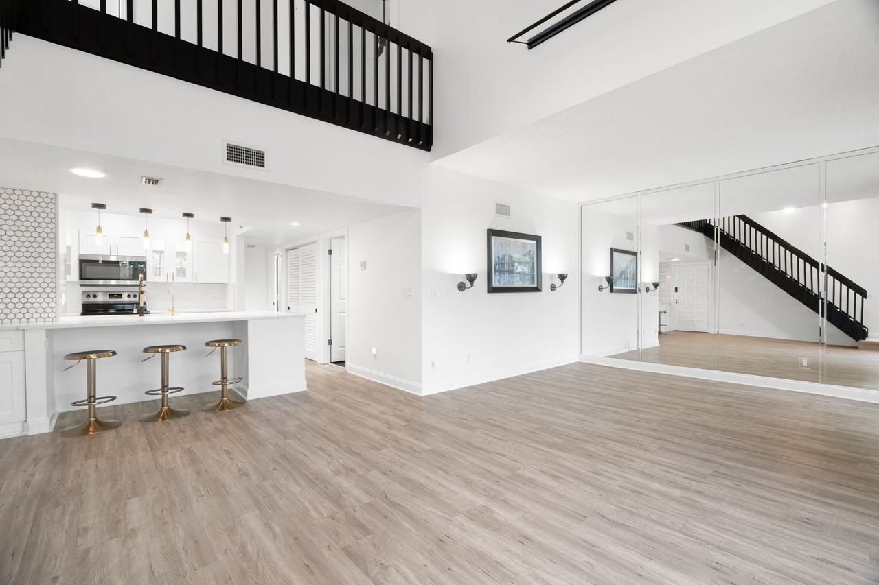 1328 Pelican Creek Xing #D - Photo 3 of 18