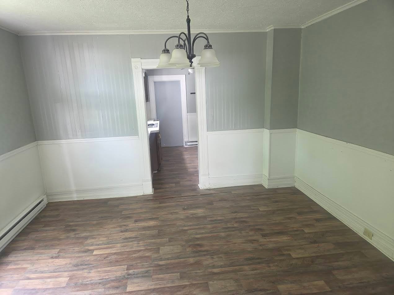 203 N Green St - Photo 4 of 11