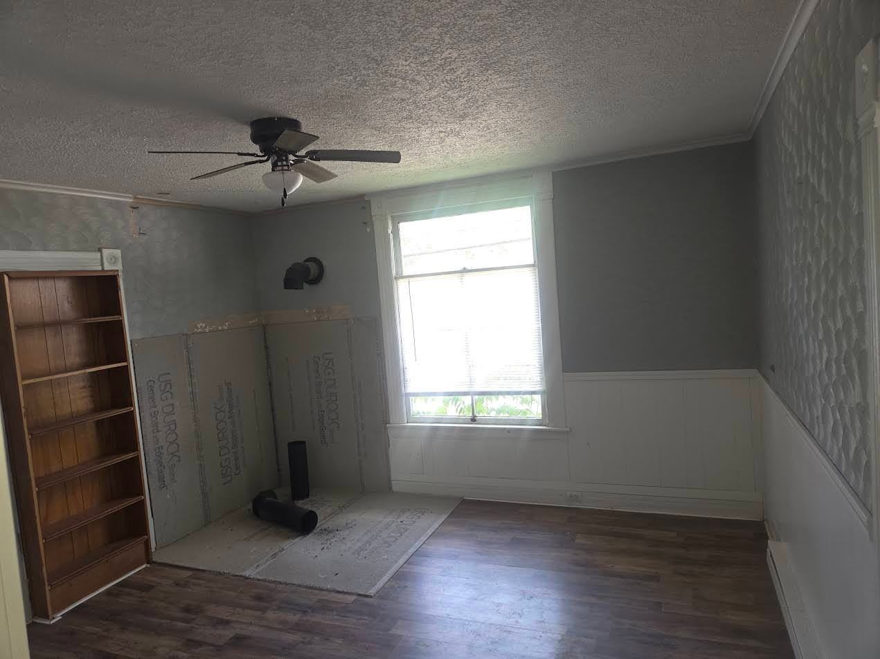 203 N Green St - Photo 5 of 11