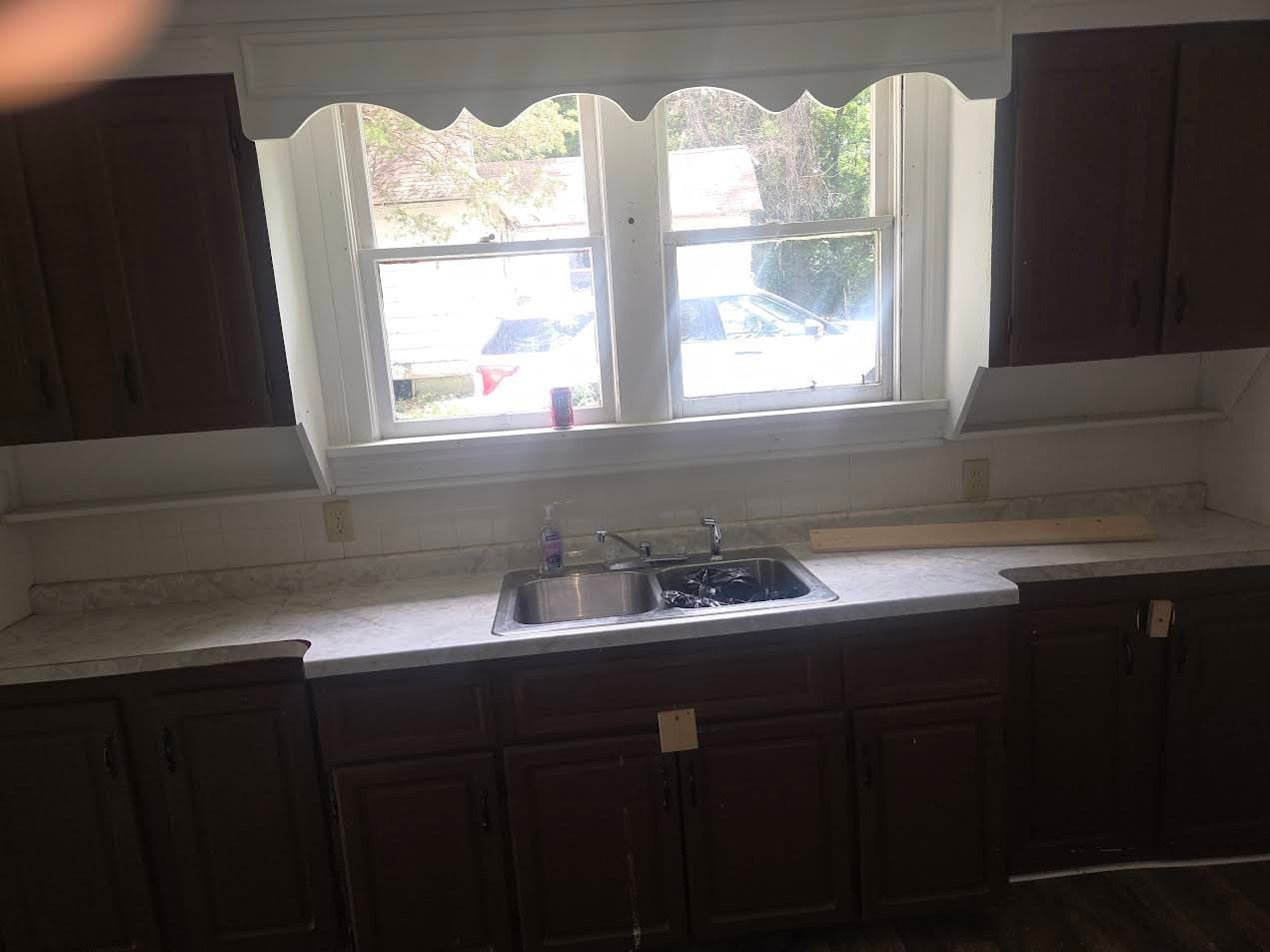 203 N Green St - Photo 6 of 11