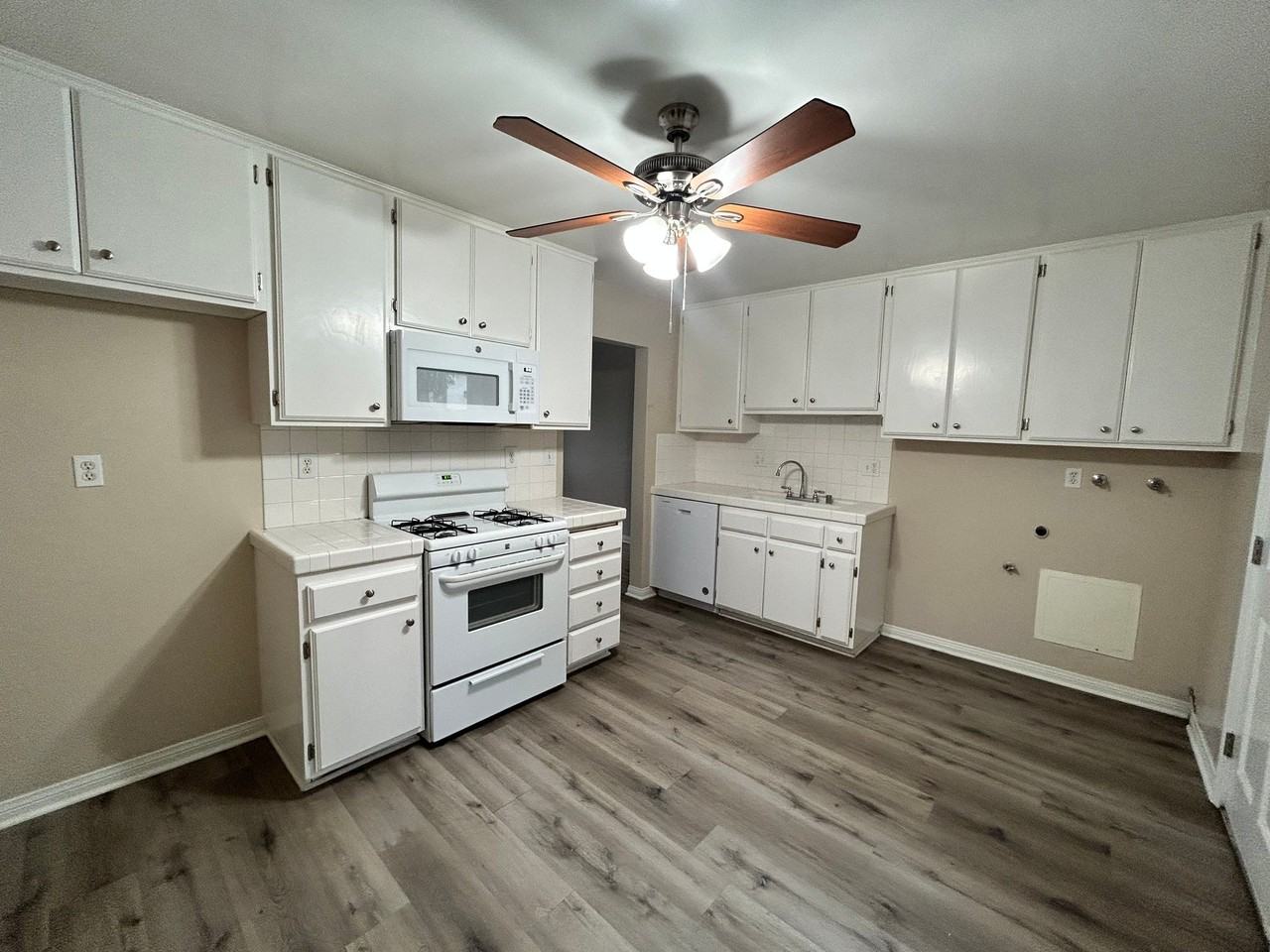 613 S 5th Ave #C - Photo 4 of 14