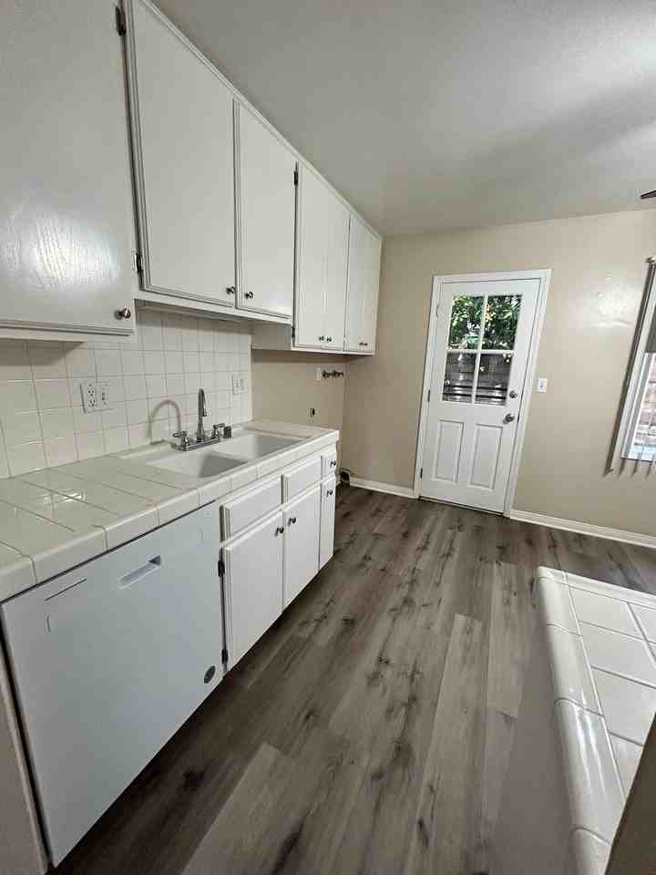 613 S 5th Ave #C - Photo 5 of 14