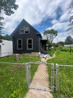 featured image of 943 Elias Ave
