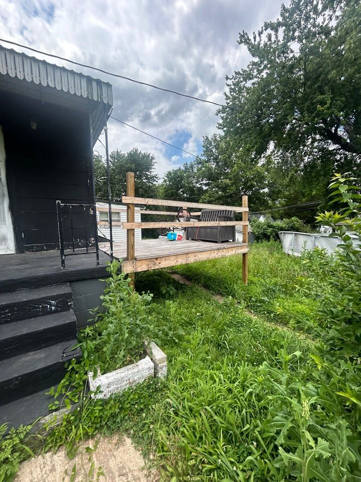 943 Elias Ave - Photo 4 of 20