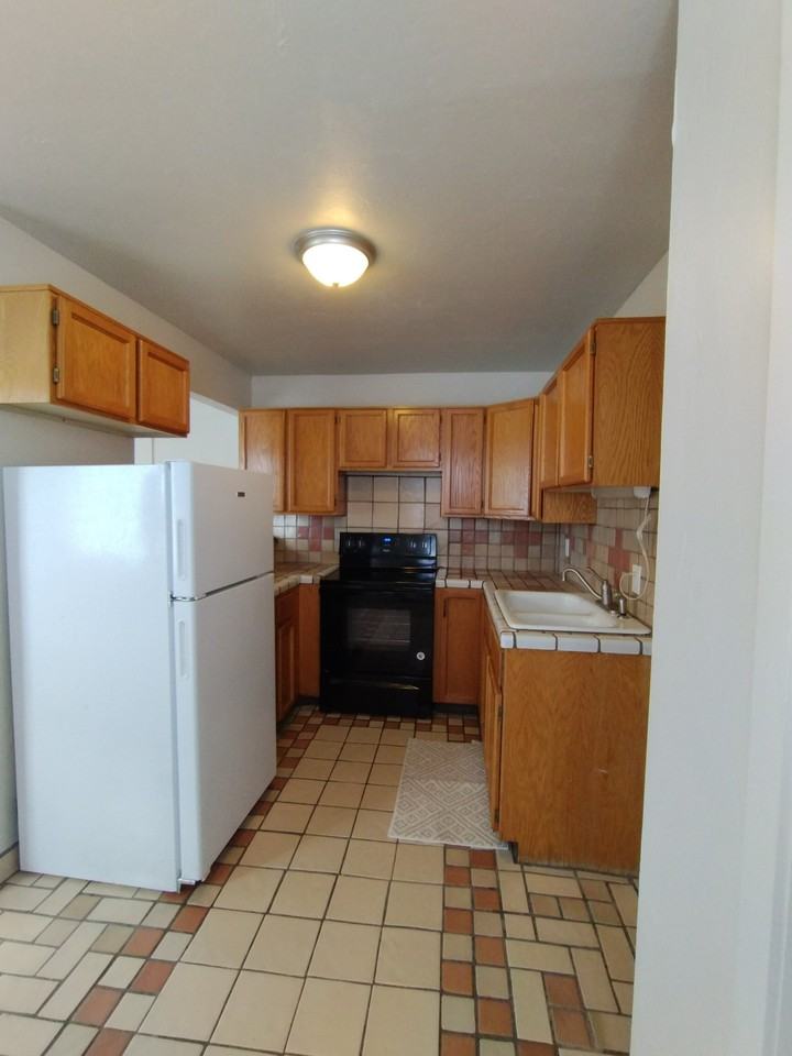 57 W Vine St #314 - Photo 4 of 9
