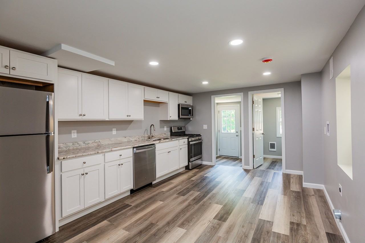 203 W High St - Photo 2 of 15