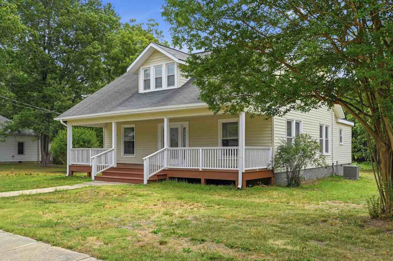 716 Everett St - Photo 2 of 17