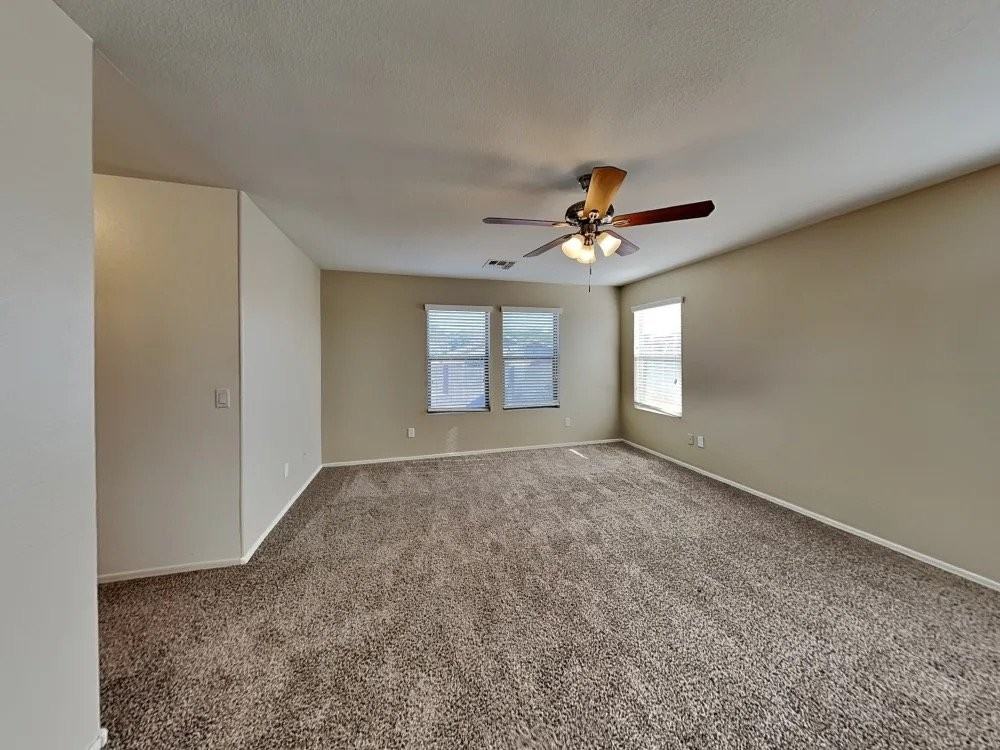 209 E Valley View Dr - Photo 2 of 7