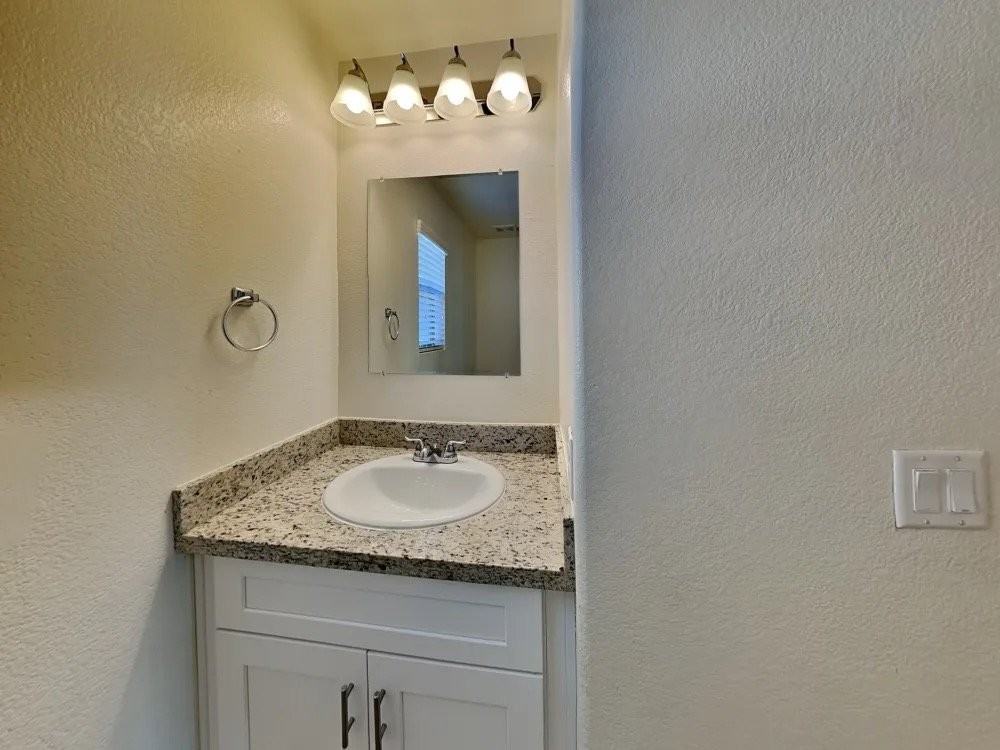 209 E Valley View Dr - Photo 3 of 7