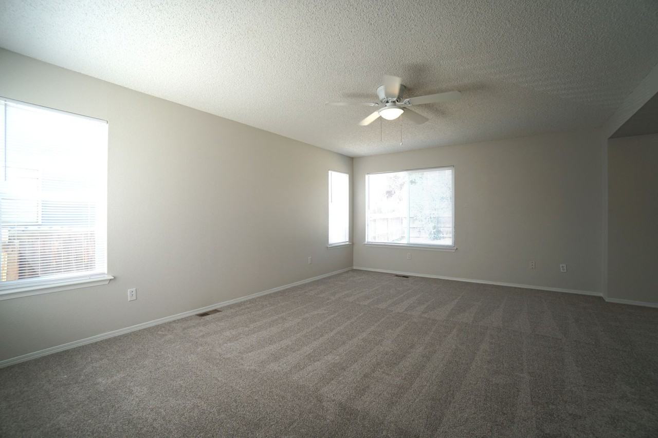 4954 Ardley Dr - Photo 2 of 24