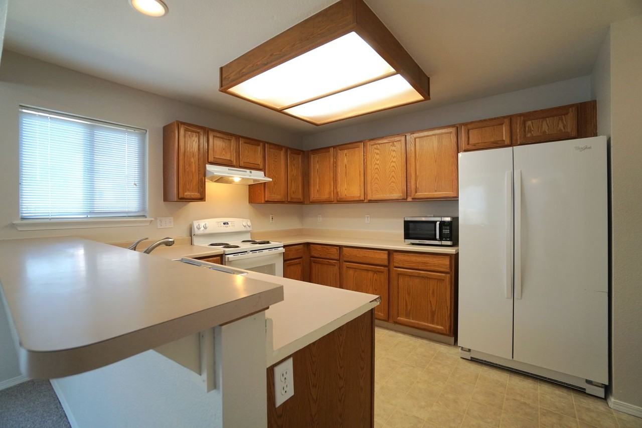 4954 Ardley Dr - Photo 6 of 24