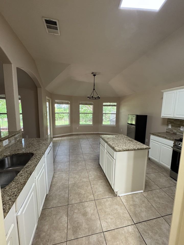 410 Ridgeview Trl #NA - Photo 2 of 29
