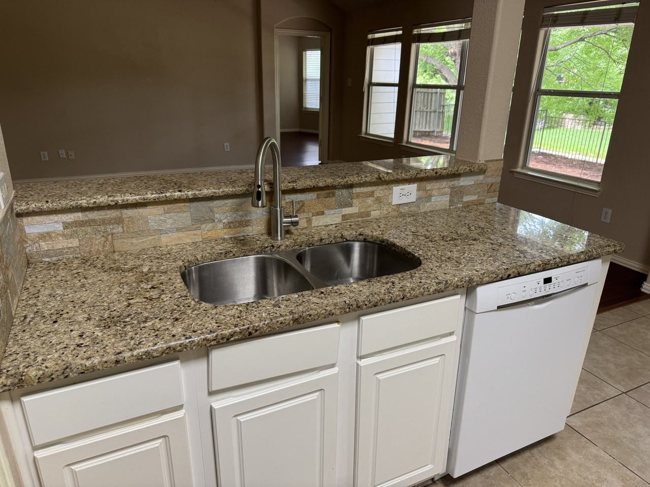 410 Ridgeview Trl #NA - Photo 3 of 29
