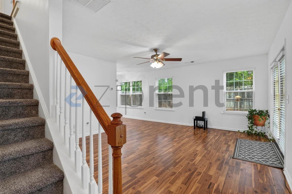 100 Oak Grove Pl - Photo 2 of 31