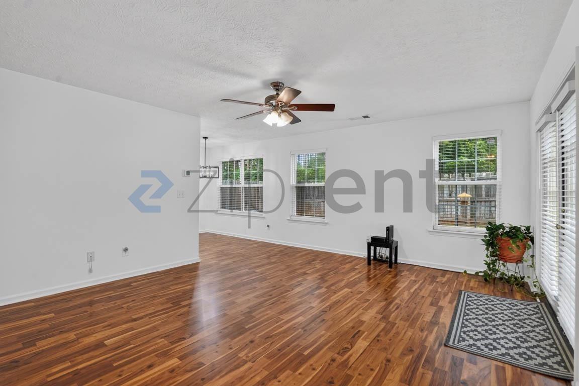100 Oak Grove Pl - Photo 7 of 31