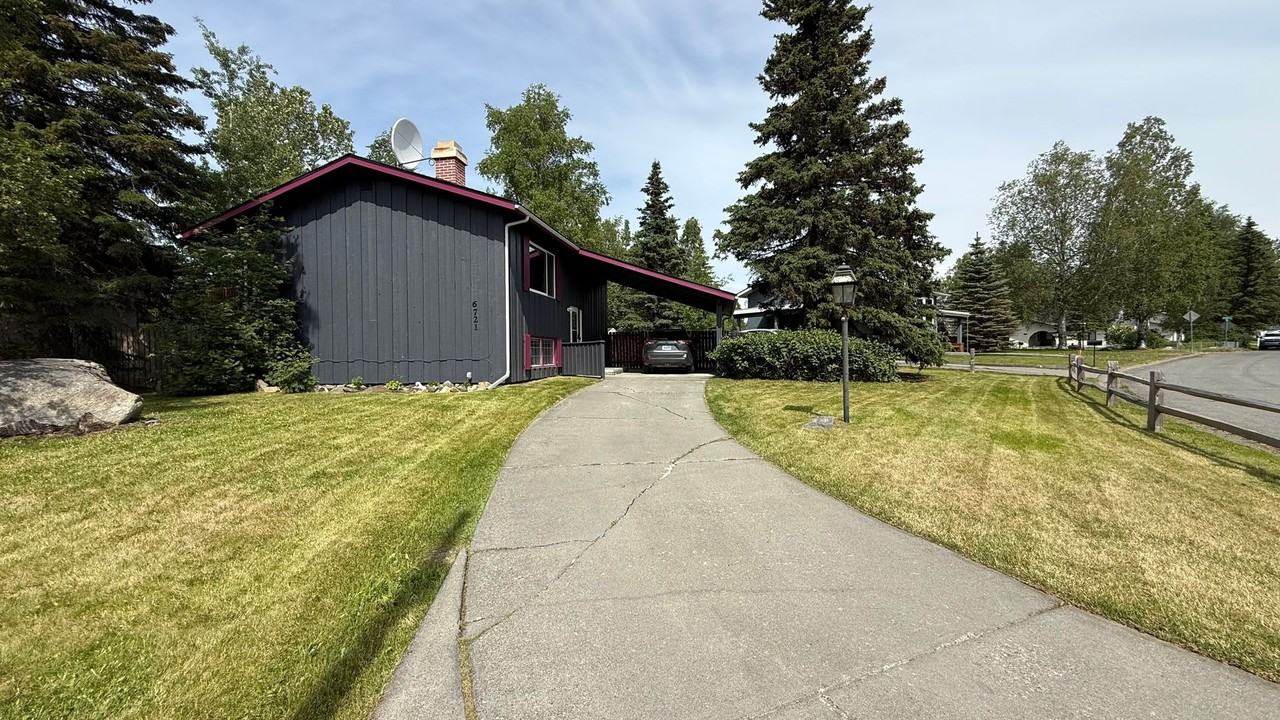 6721 Foothill Dr - Photo 2 of 21
