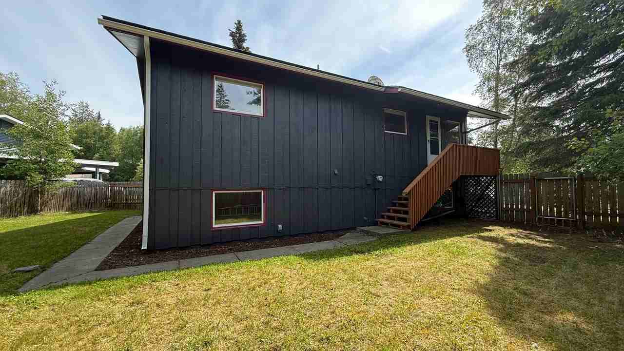 6721 Foothill Dr - Photo 3 of 21