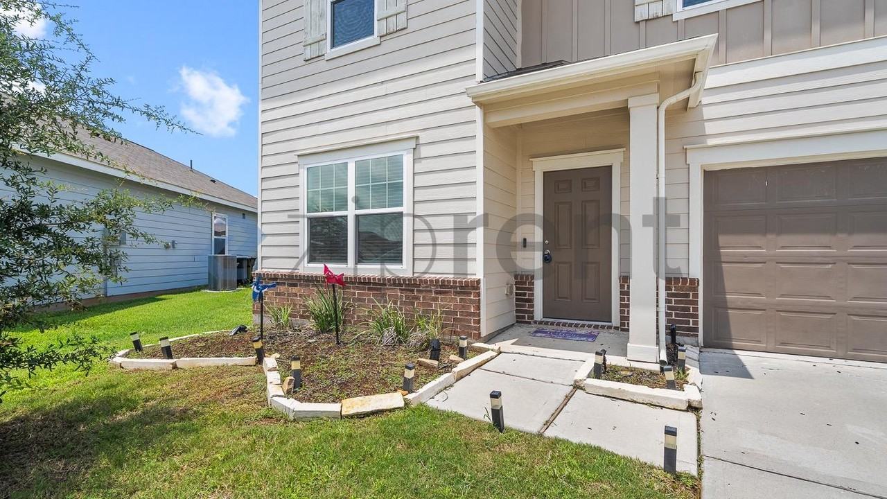 1021 Pin Cherry Ln - Photo 5 of 31