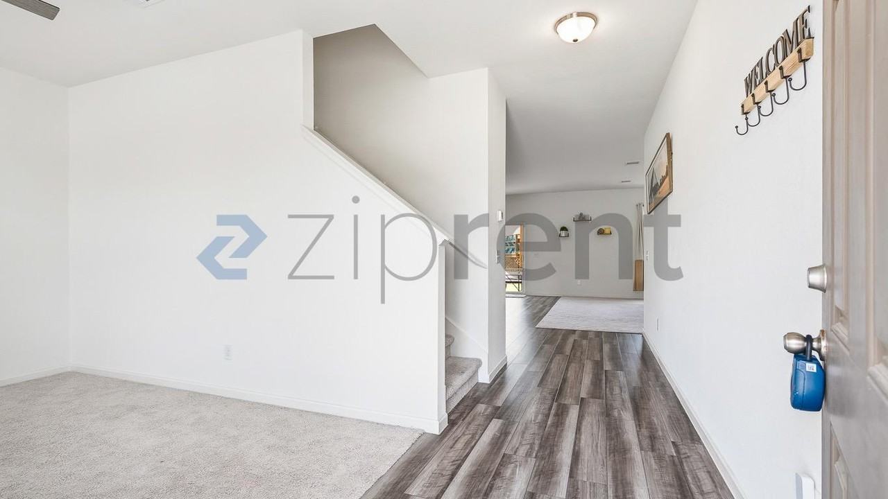 1021 Pin Cherry Ln - Photo 7 of 31