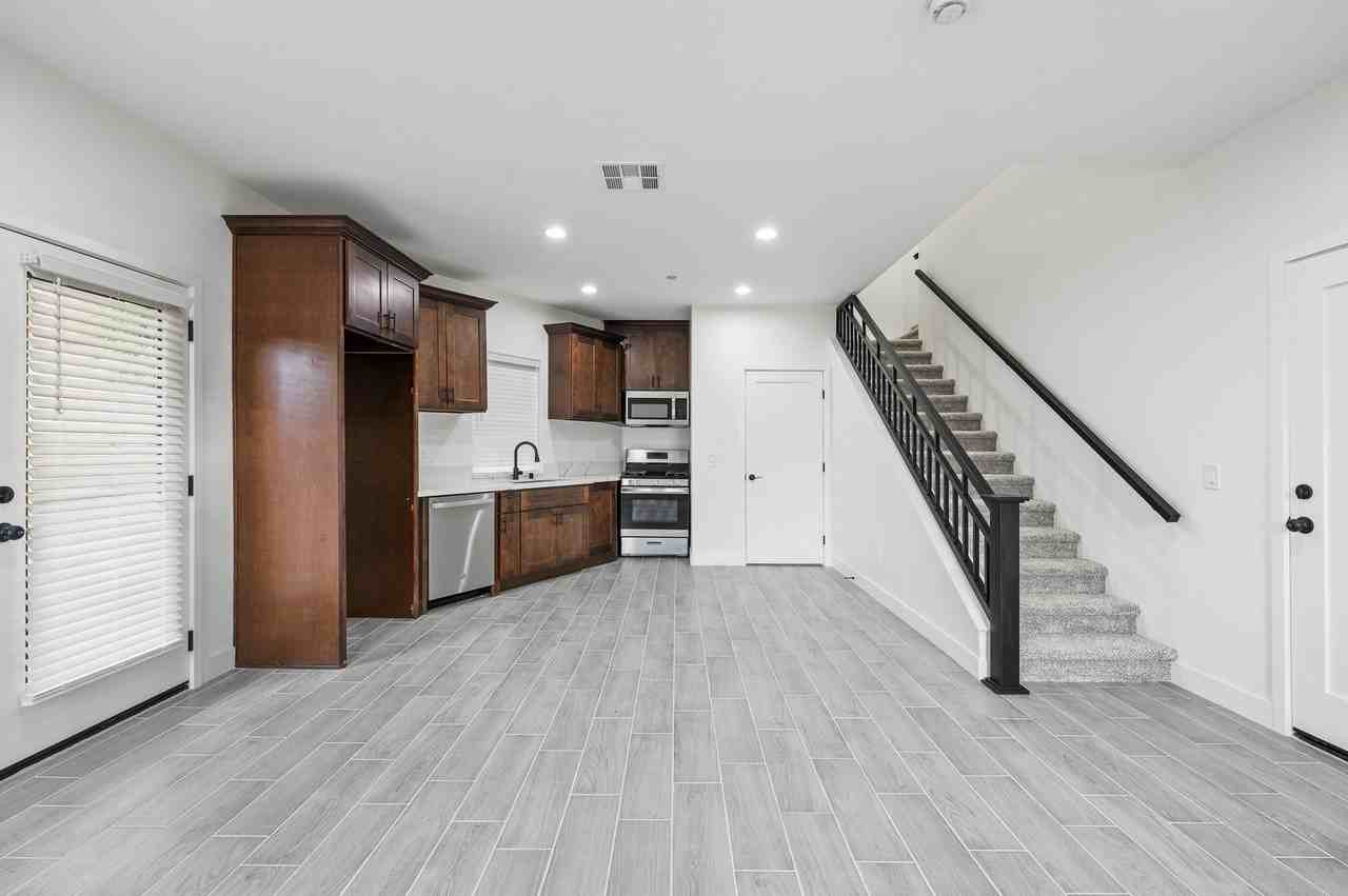 915 E Central Ave #NA - Photo 5 of 22