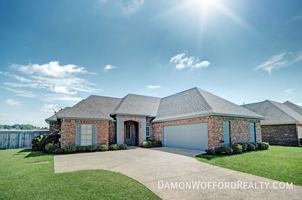 featured image of 142 Lakeway Dr