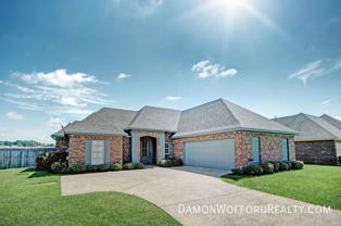 142 Lakeway Dr - Photo 1 of 1