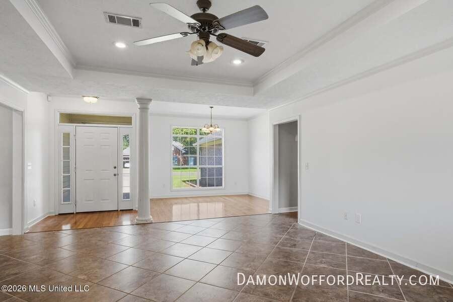 139 Hunters Row - Photo 4 of 21