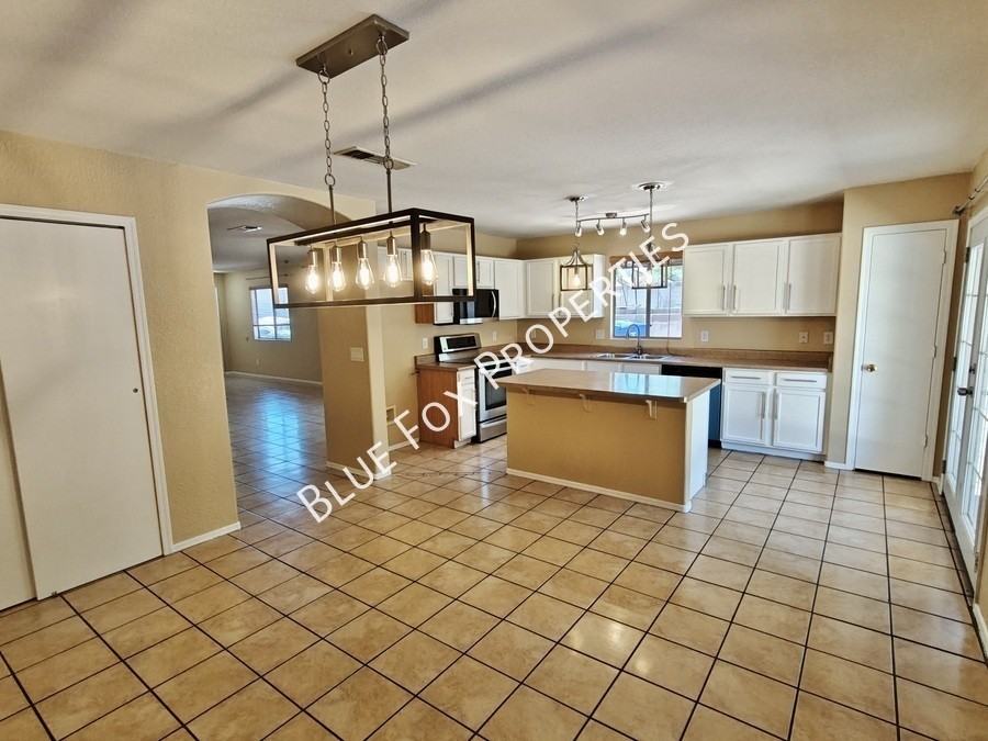 3754 E White River Dr - Photo 7 of 36