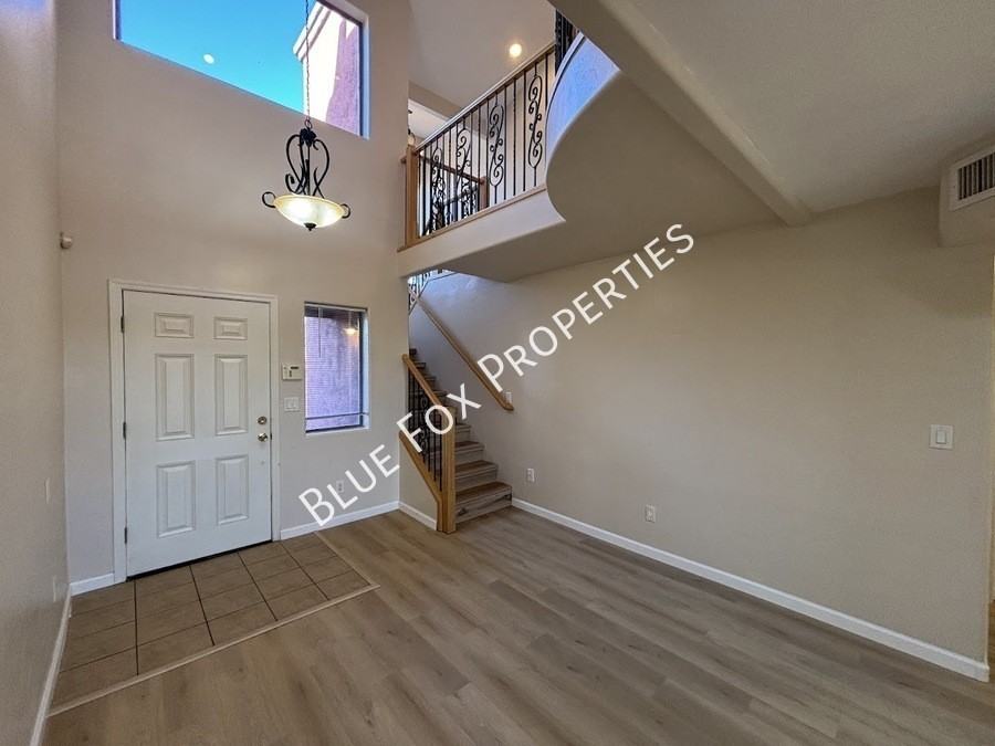 322 N Hasman Dr - Photo 7 of 33